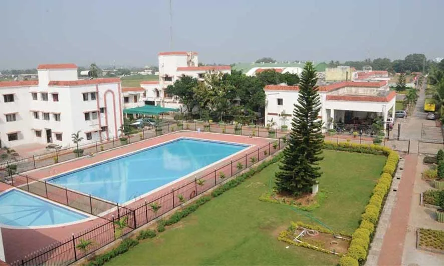 Campus and swimming facility at Sri Prakash Synergy School Peddapuram